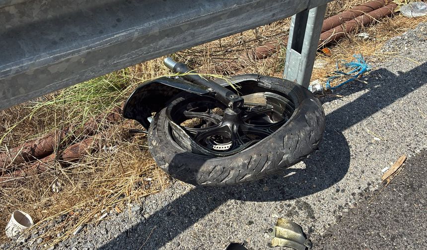 Bariyere çarpan motosikletin sürücüsü yaralandı