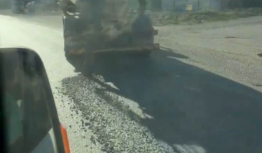 Yola beton dökerek trafikte ilerleyen mikser kamerada
