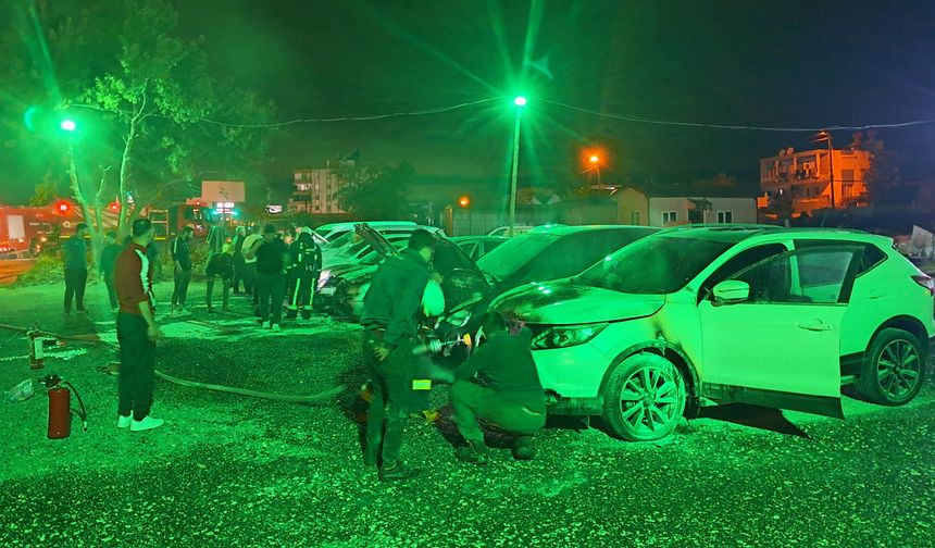 Galerideki 6 otomobili ateşe veren şüpheli tutuklandı