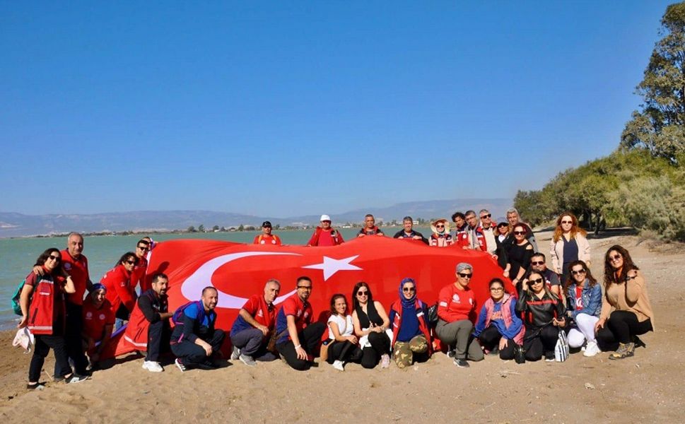 Cumhuriyet’in 101. Yılında Mersin’de Doğa Yürüyüşü Renkli Anlara Sahne Oldu