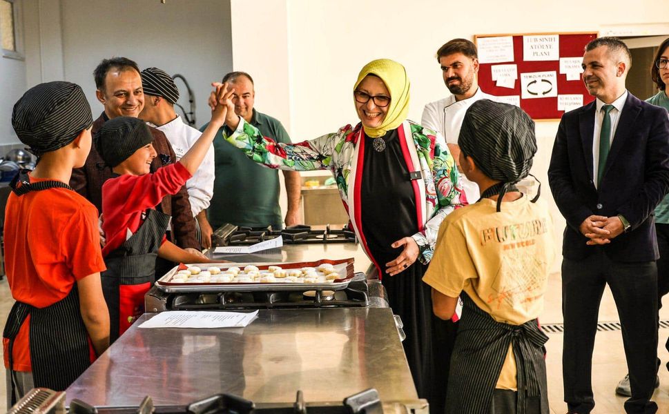 Mersin Millî Eğitim Müdürü Fazilet Durmuş, Zanaat Atölyelerini İnceledi: "Herkesin Bir Mesleği