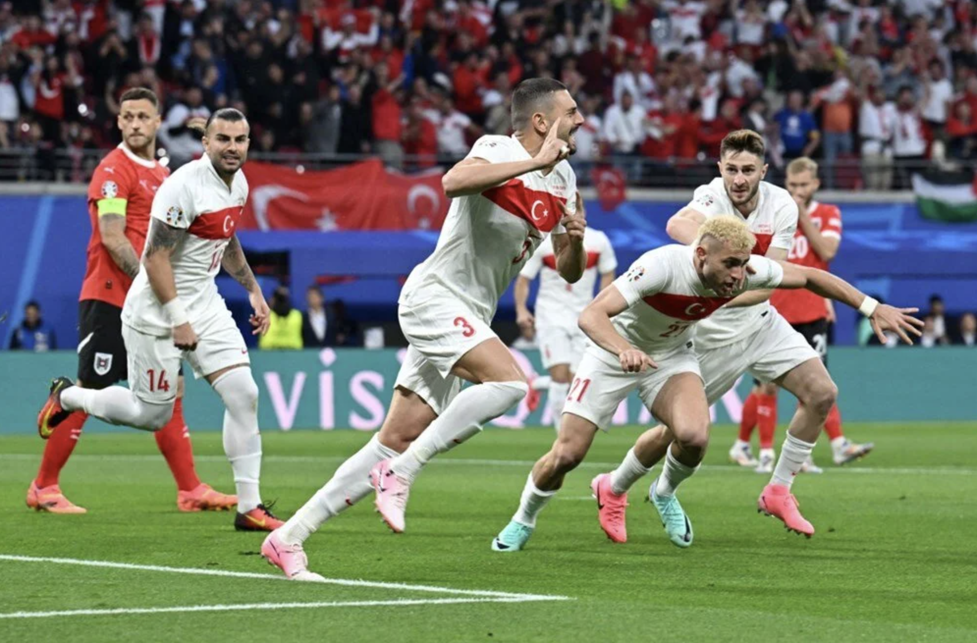 Hedef Yarı Final: Hollanda - Türkiye Milli Maçı 