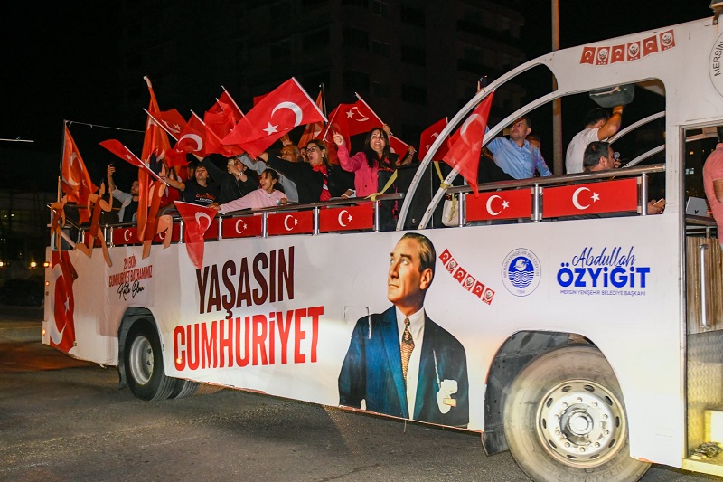 Yenişehir Belediyesi Cumhuriyet Korteji Düzenledi (1)