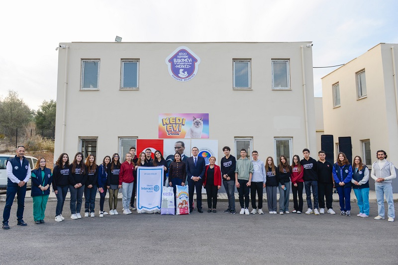 Lise Öğrencilerinden Yenişehir Belediyesinin Hayvan Bakımevine Mama Bağışı (5)