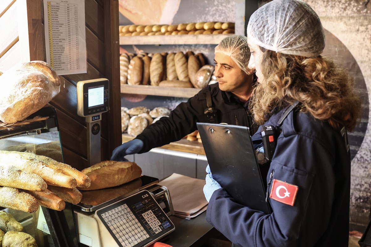 Mezi̇tli̇ Beledi̇yesi̇ Zabita Eki̇pleri̇nden Ramazan Ayi Öncesi̇ Siki Deneti̇m (3)