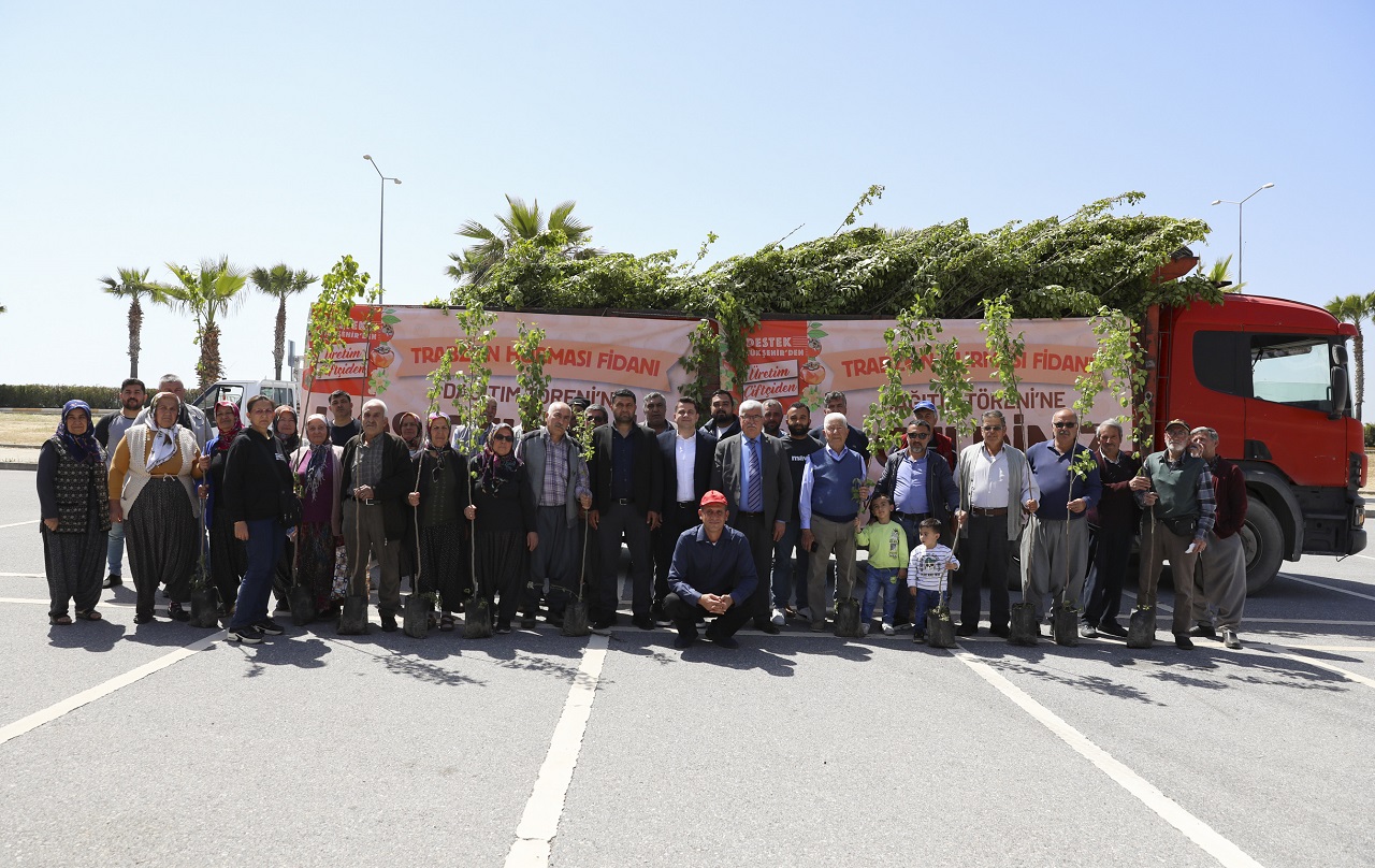 Büyükşehi̇r Tarimsal Ürün Çeşi̇tli̇li̇ği̇ni̇ Artirmayi Sürdürüyor (1)