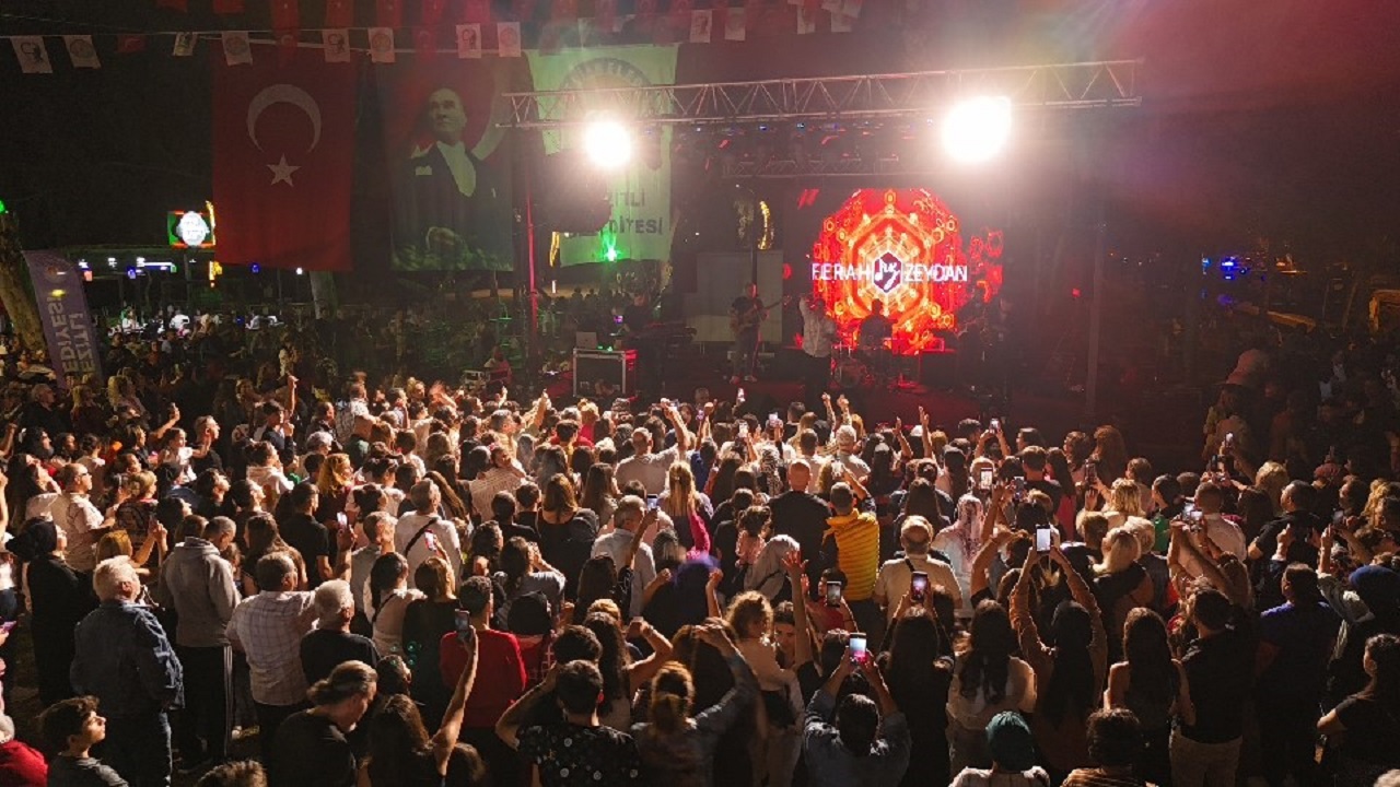 Mezi̇tli̇’de 23 Ni̇san Coşkusu, ‘’Çocuklar Bayramini Dolu Dolu Kutladi’’ (16)