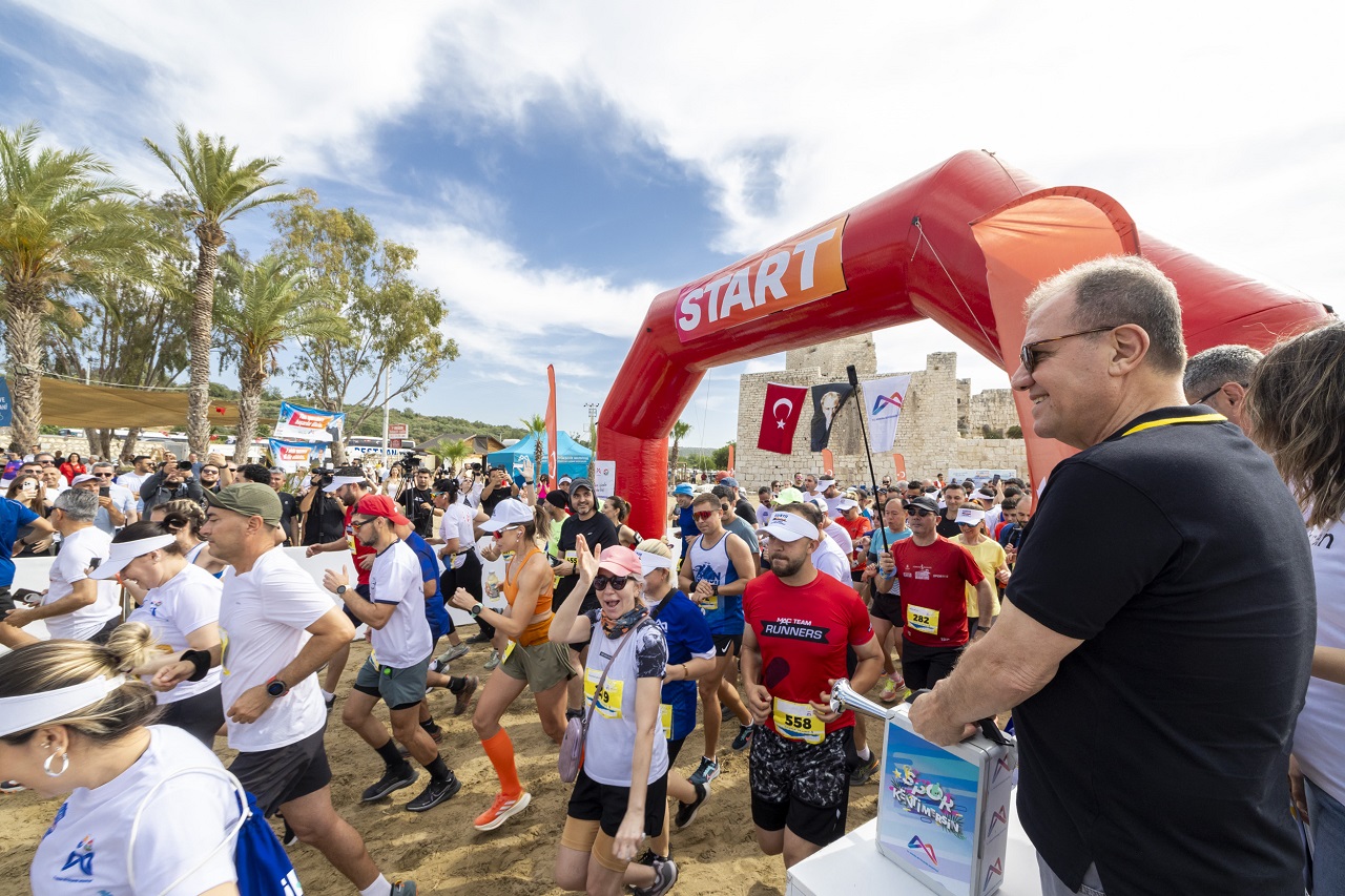 Başkan Seçer, ‘4. Uluslararasi Ki̇li̇kya Ultra Maratonu’nun Startini Verdi̇ (11)
