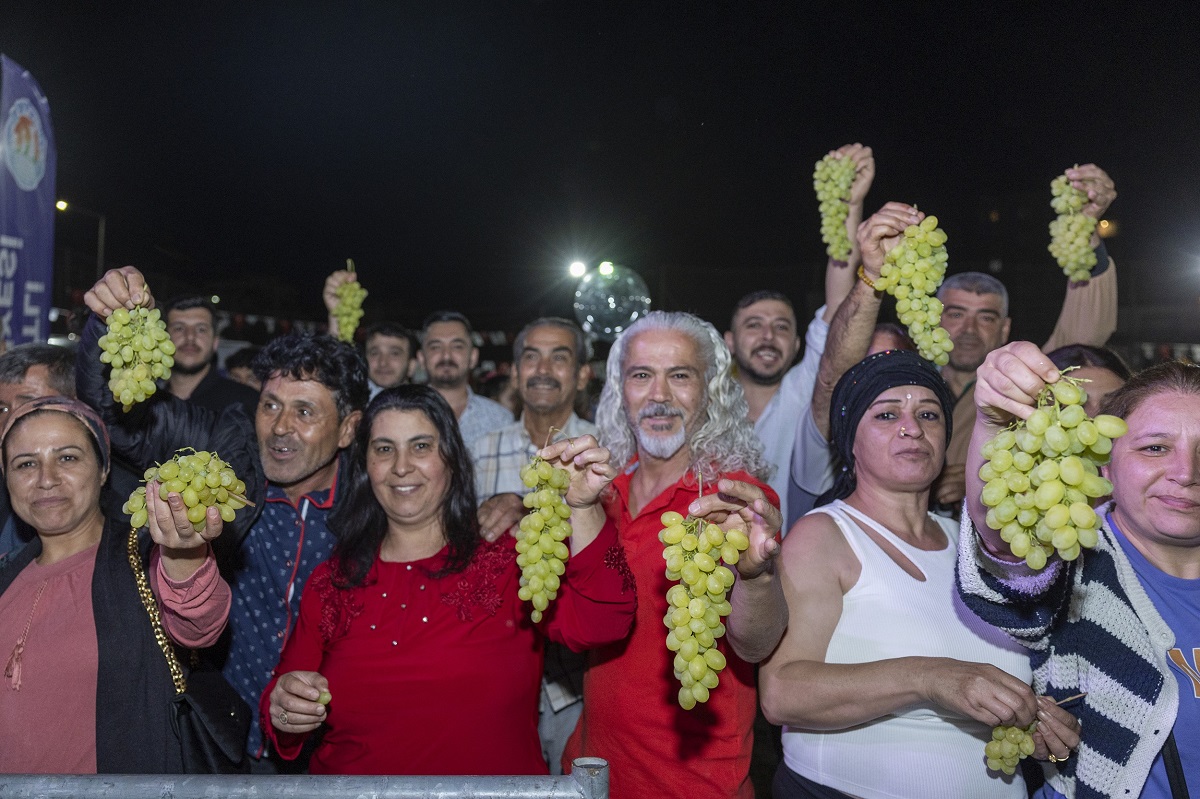 Mezi̇tli̇’de 6. Örtüalti Üzüm Festi̇vali̇ Coşkuyla Kutlandi[1] (2)