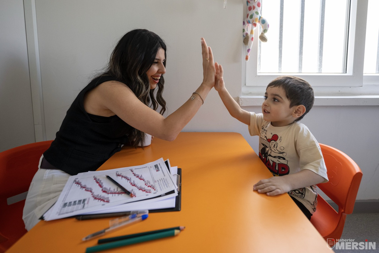 Büyük Büyükşehi̇r Oti̇zm Merkezi̇’nde Çocuklarin Geli̇şi̇mi̇ Yakindan Taki̇p Edi̇li̇yor (2)