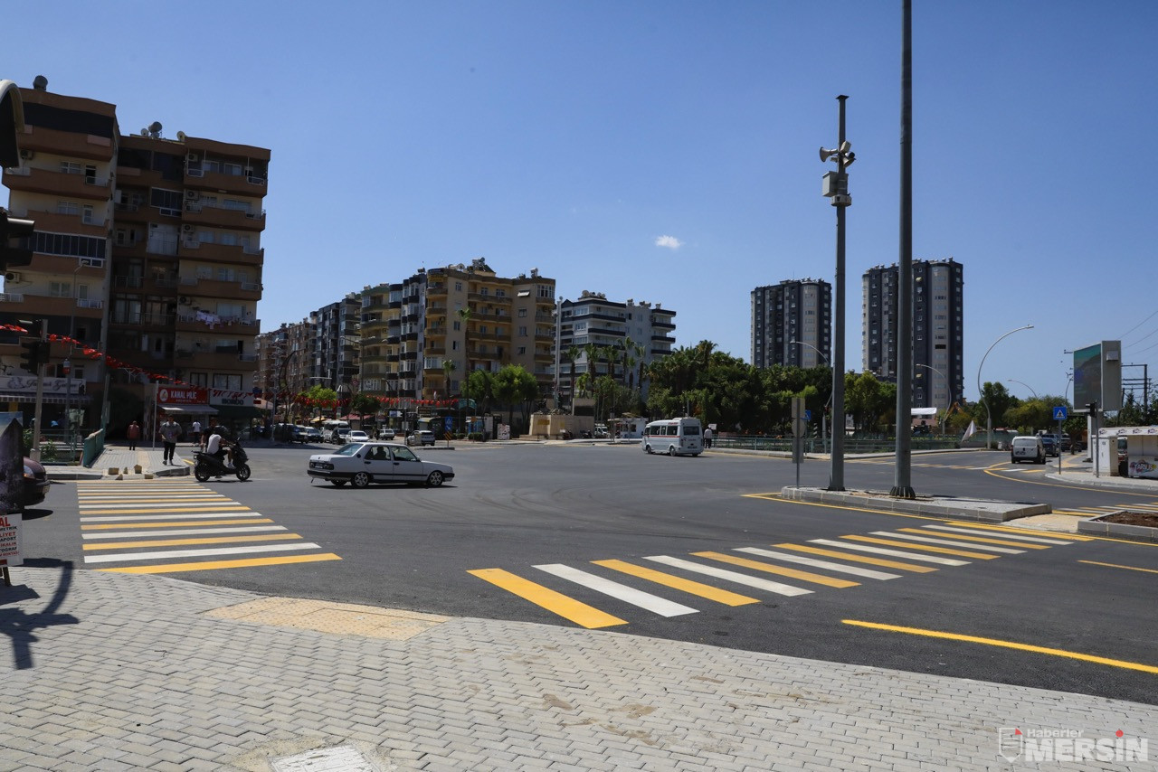 Büyük Büyükşehi̇r, Tarsus Cetvel Köprüsü Kavşaği’ni Modern Hale Geti̇rdi̇ (6)