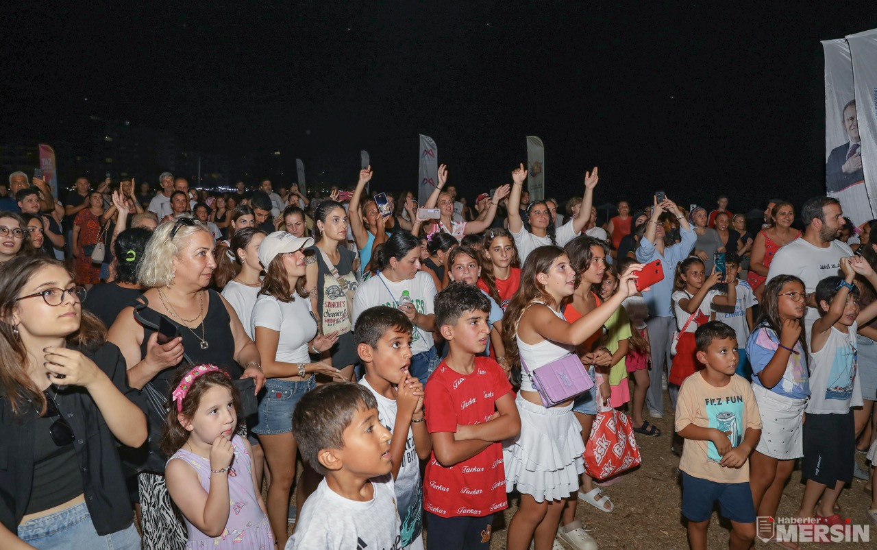 Büyük Büyükşehi̇r Sanat Eki̇pleri̇ Bu Yaz Mevsi̇mi̇ne De Damga Vuruyor (6)