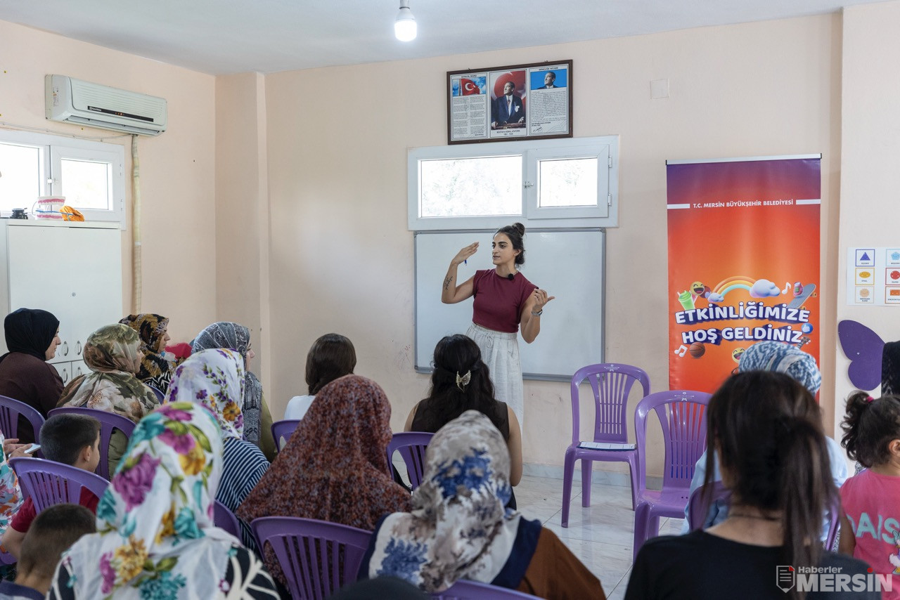 Büyük Büyükşehi̇r’i̇n Etki̇nli̇ği̇nde Erken Yaşta Evli̇li̇ği̇n Olumsuzluklari Ele Alindi (1)