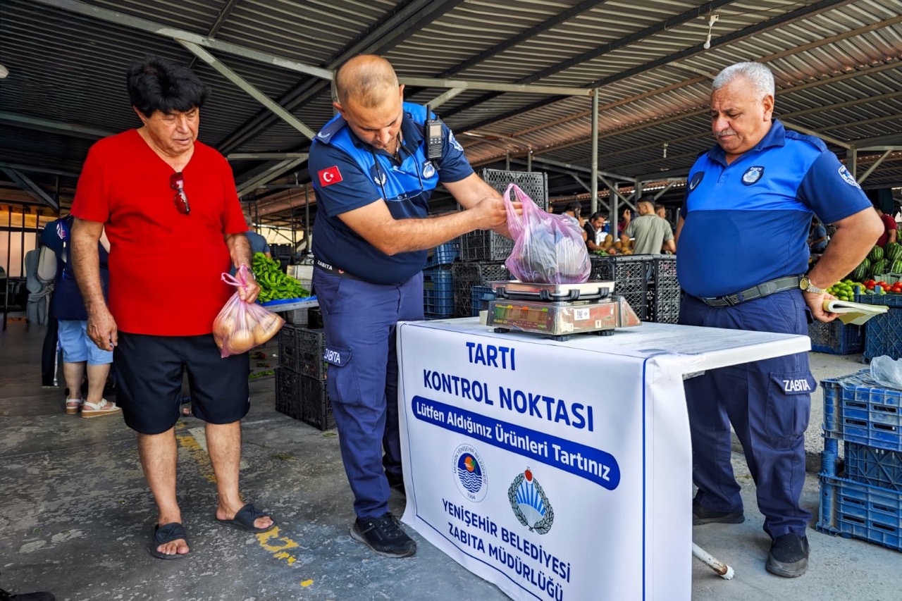 Büyük Yenişehir Belediyesi Semt Pazarlarında Denetimlerini Sürdürüyor (1)