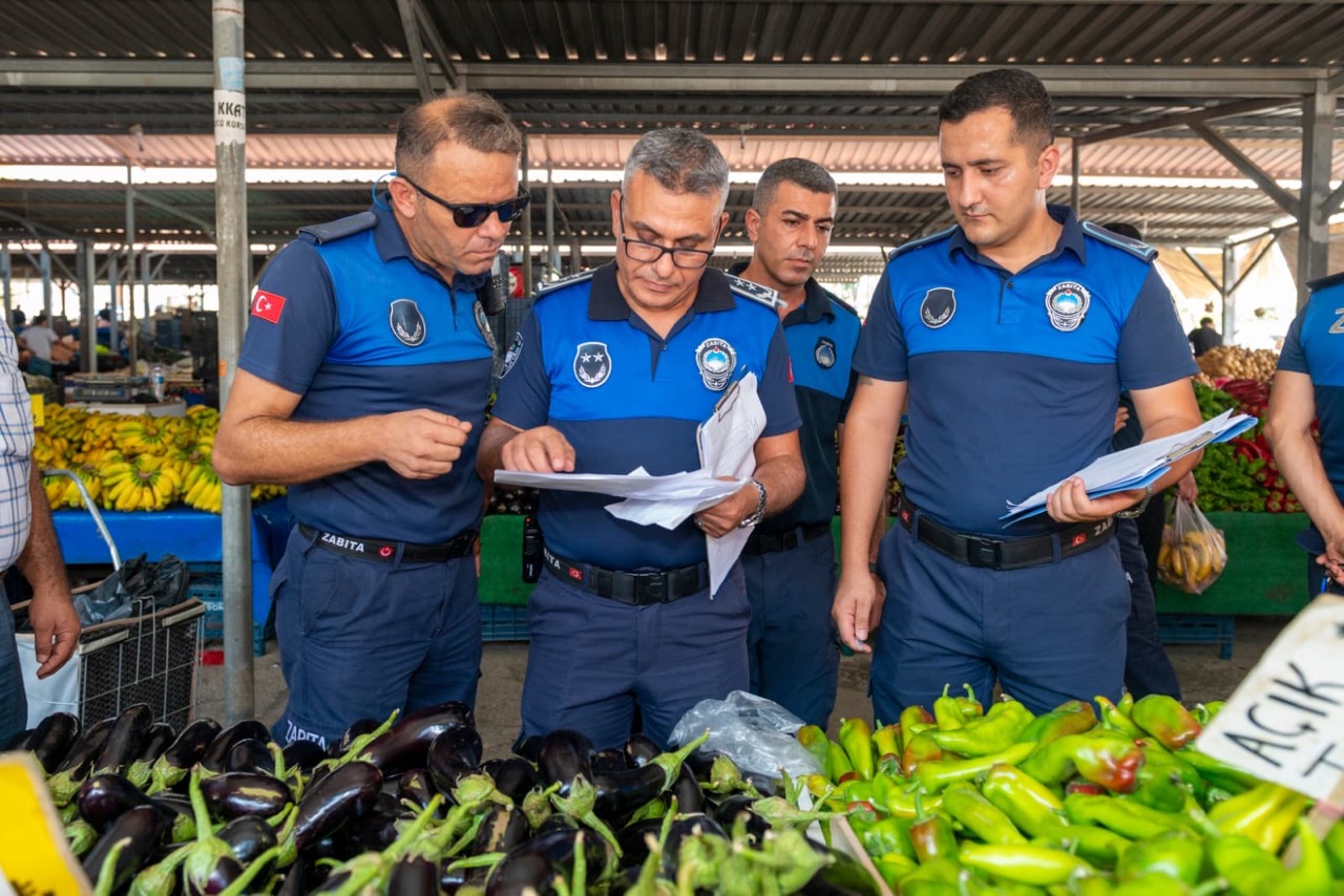 Büyük Yenişehir Belediyesi Semt Pazarlarında Denetimlerini Sürdürüyor (5)
