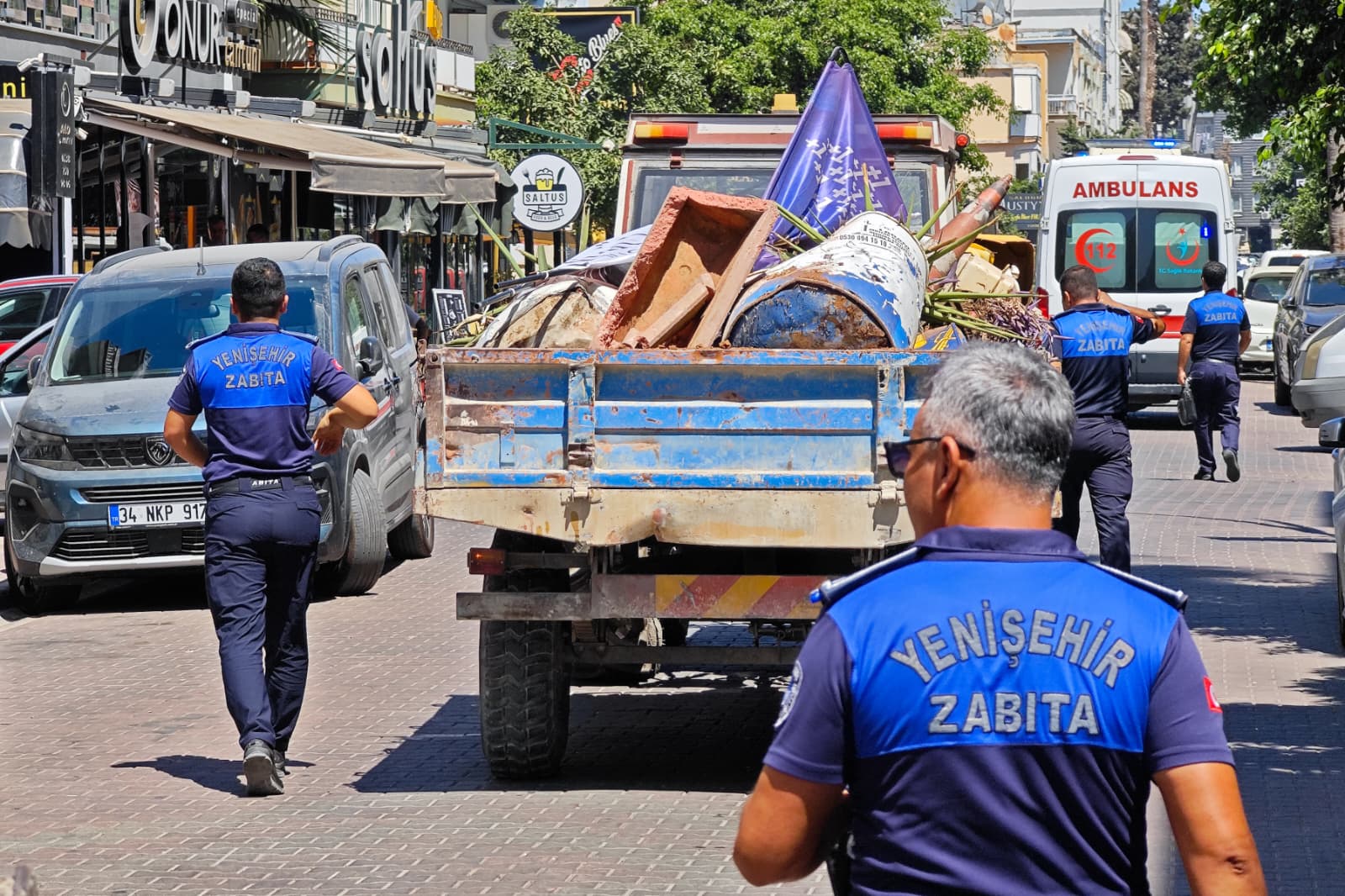 Yenişehir Belediyesi Kaldırım Ve Yol Işgallerine Geçit Vermiyor (10)
