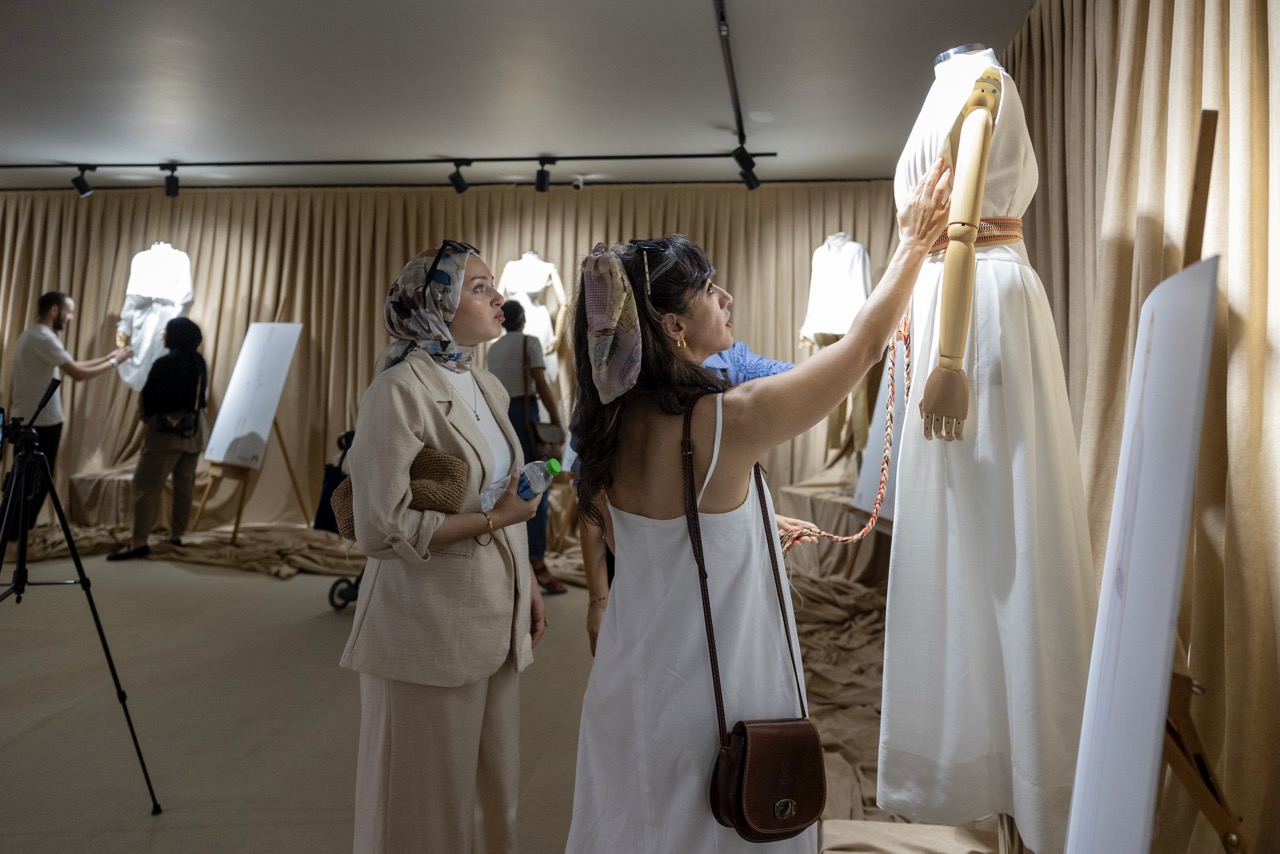 Büyük ‘Mersi̇n Dokumalari Kiyafet Sergi̇si̇’, Tarsus Üni̇vesi̇tesi̇ Öğrenci̇leri̇ne İlham Oldu (3)