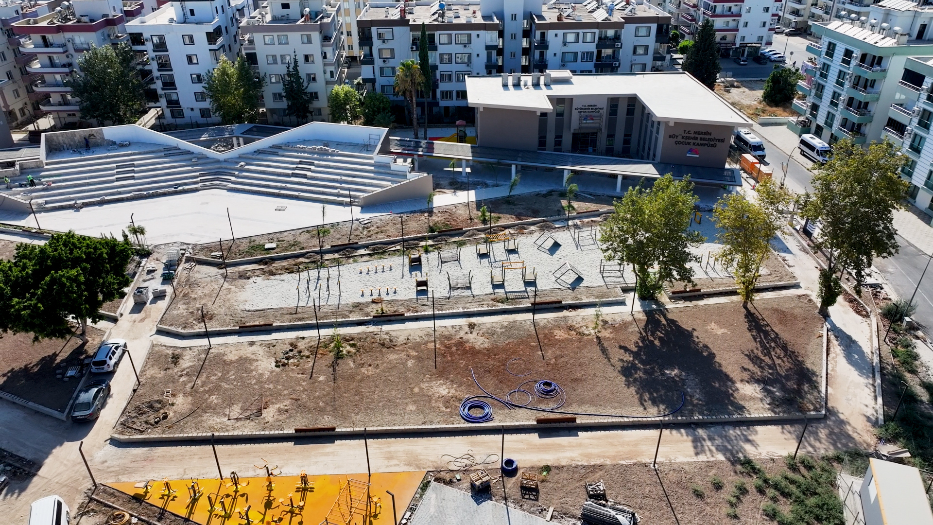 Büyükşehi̇r ‘Si̇li̇fke Sosyal Yaşam Merkezi̇’nde Son Aşamaya Geli̇ndi̇ (6)