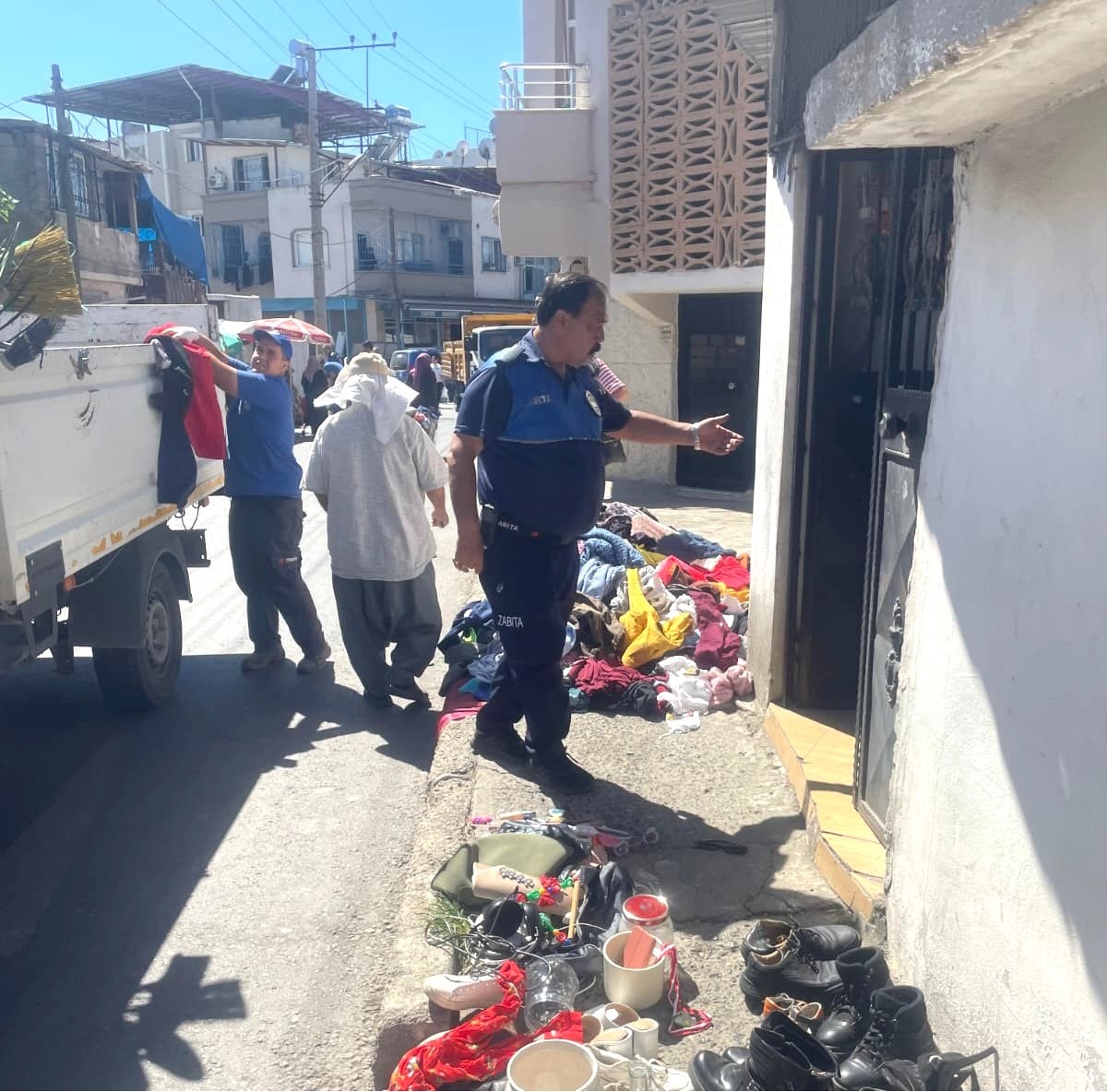 Ikinci El Satışı Yapan Seyyar Satıcılar Denetlendi (1)