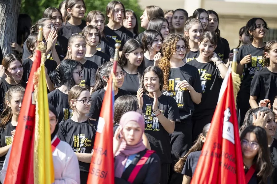 B A S K A N S E C E R M E R S I N L I L E R L E ‘ B A Y R A K Y U R U Y U S U N D E B U L U S T U 11