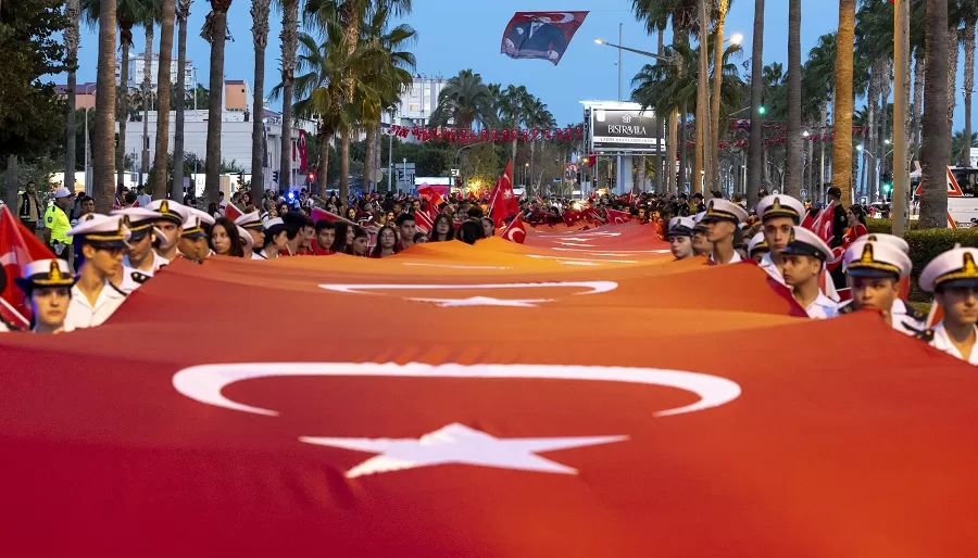 B A S K A N S E C E R M E R S I N L I L E R L E ‘ B A Y R A K Y U R U Y U S U N D E B U L U S T U 2