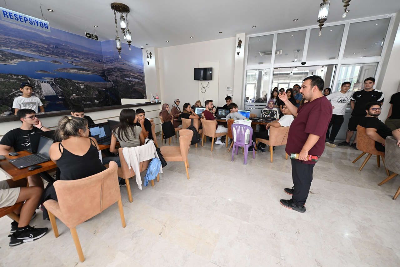 Büyük Mersi̇n Büyükşehi̇r, Dünyanin En Büyük Hackathonuna Ev Sahi̇pli̇ği̇ Yapti (7)