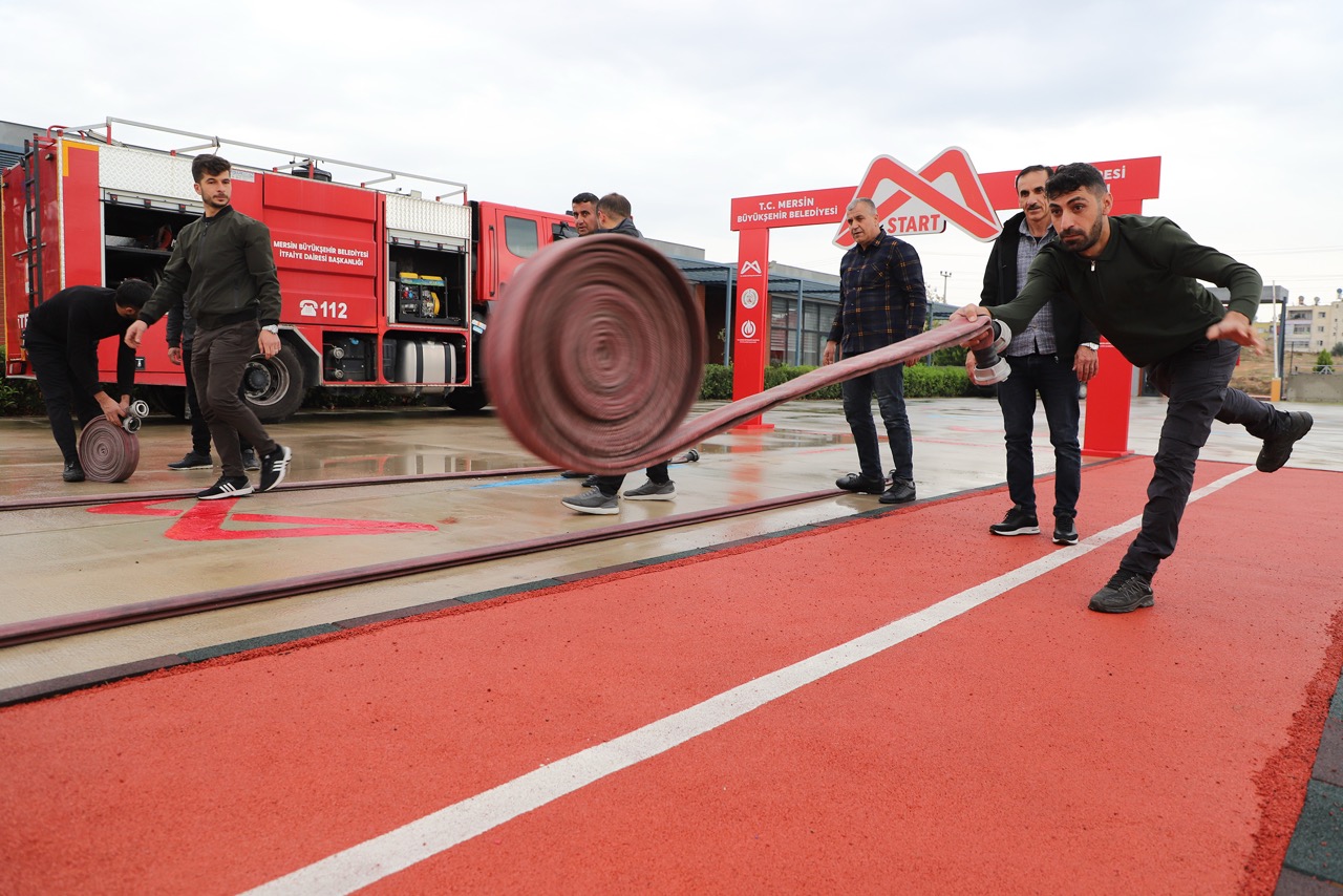 Büyük Büyükşehi̇r Ata Eği̇ti̇m Merkezi̇, İtfai̇yeci̇leri̇n Eği̇ti̇m Üssü Olmaya Devam Edi̇yor (2)