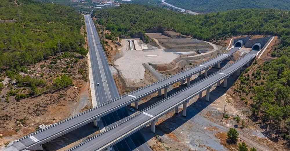 13328339282369785551