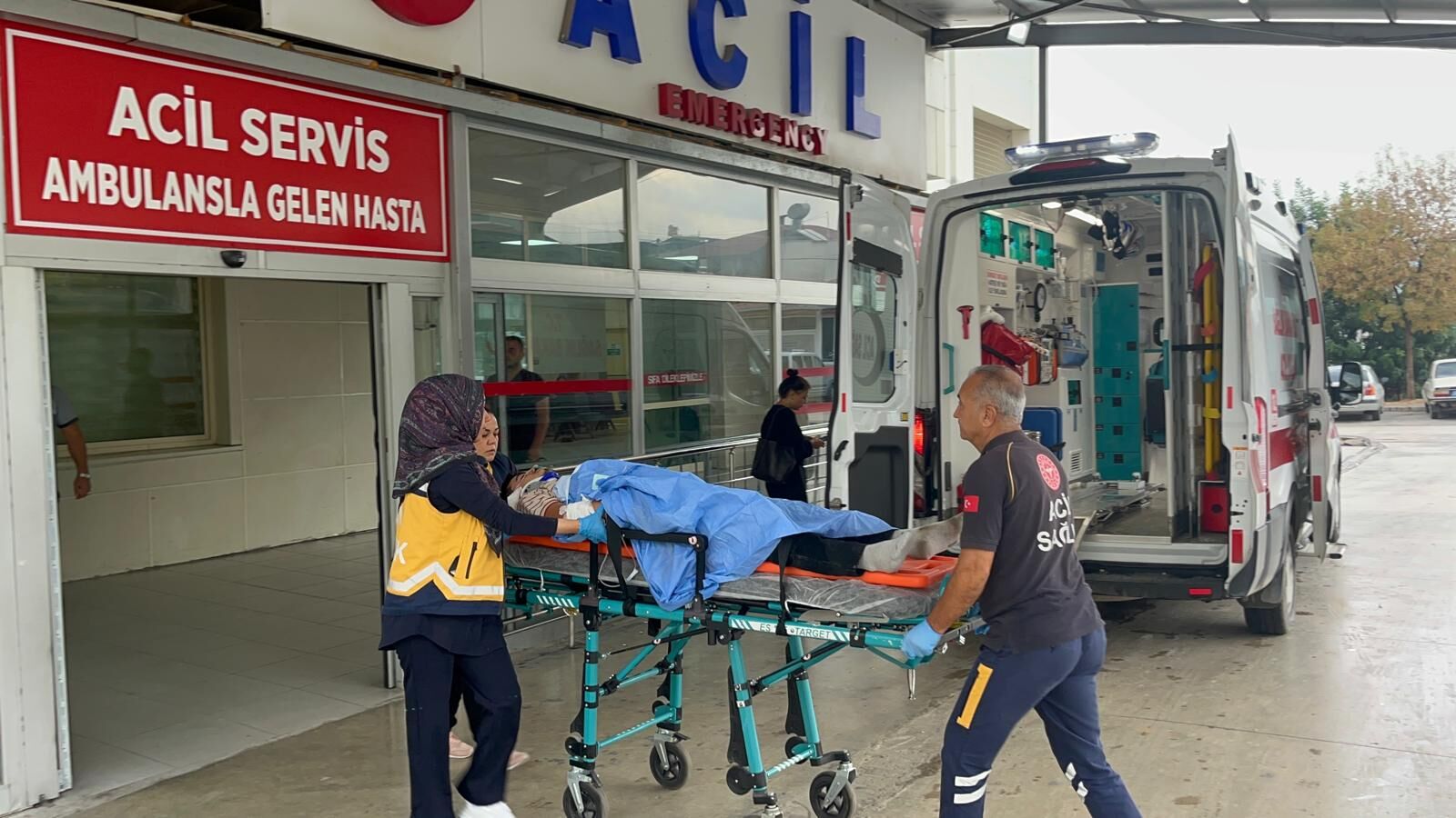 Otomobil ile çarpışan motosikletin sürücüsü öldü; kaza kamerada