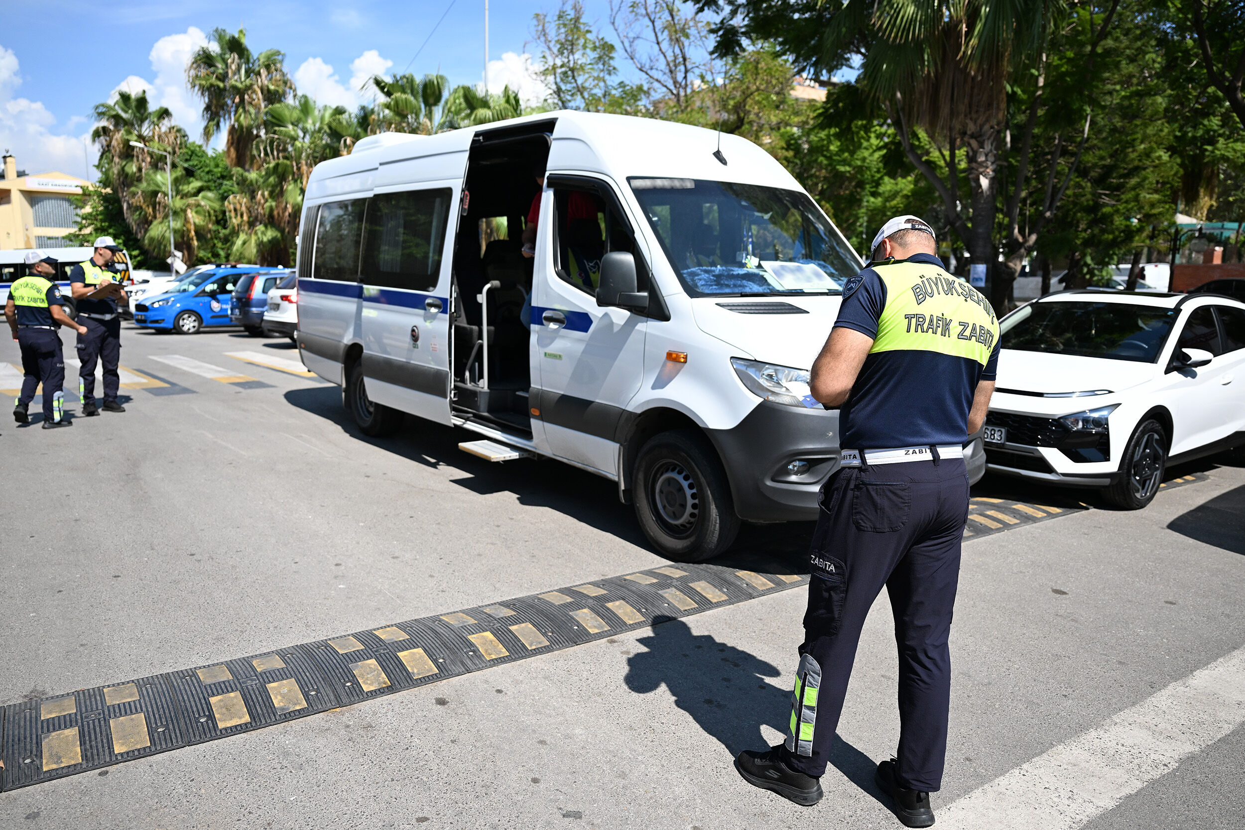 Mersi̇n Büyükşehi̇r’den Okul Servi̇sleri̇ne Siki Deneti̇m (2)