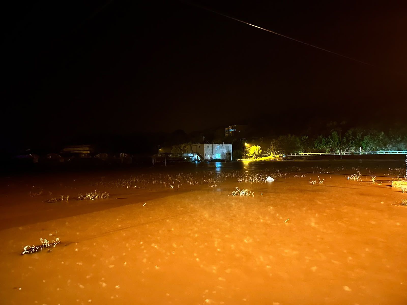 Antalya'da kuvvetli sağanak, sel ve su baskınlarına neden oldu