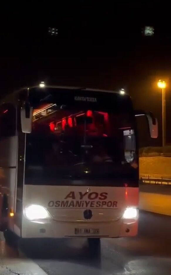 Osmaniyespor FK'nın taraftar otobüsüne taşlı saldırıya 7 gözaltı